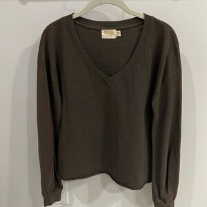 Olive NATION long sleeve